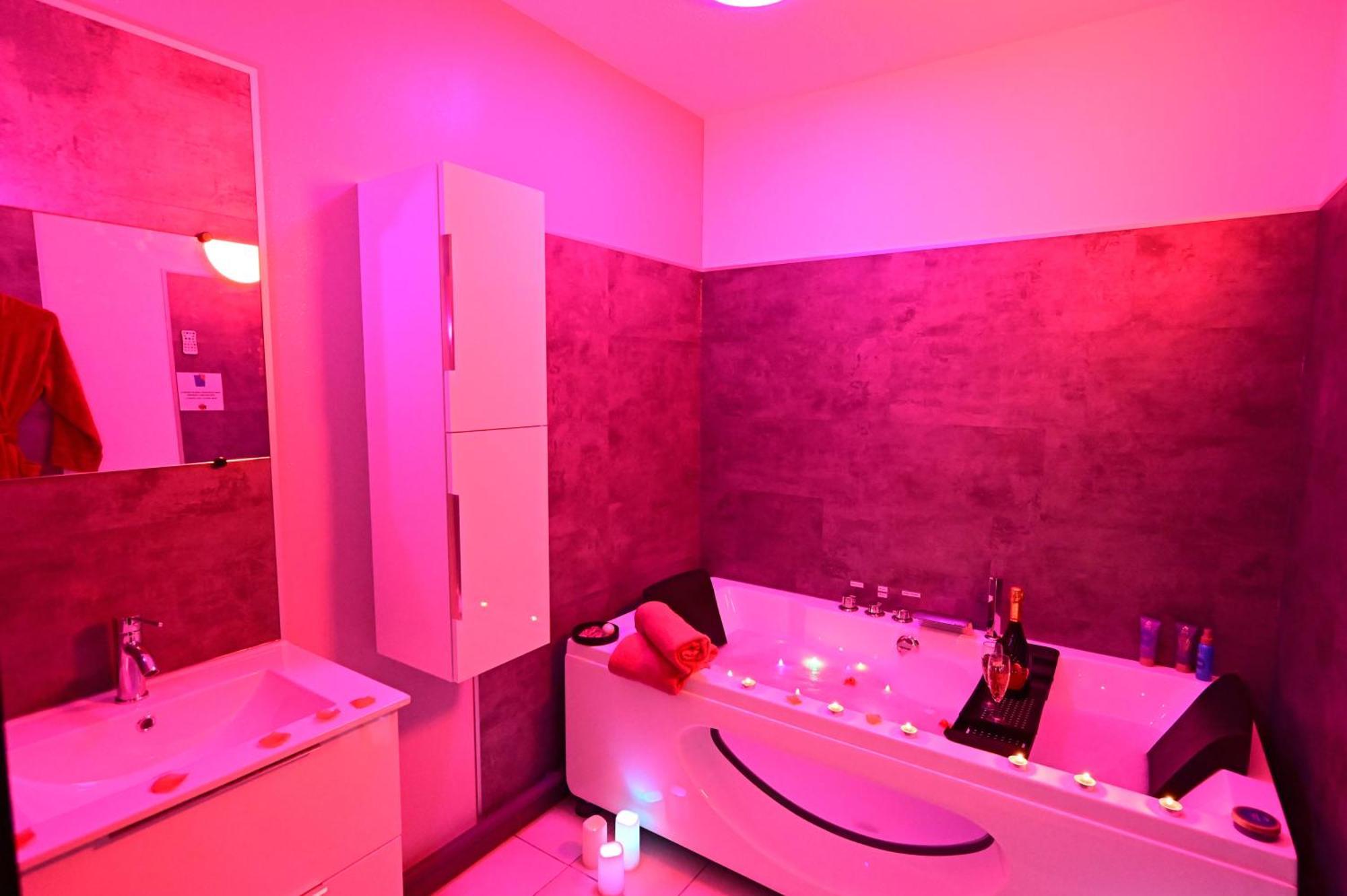 Love Room A Deux Pas De L'Ocean Avec Hammam, Sauna Et Bain A 2 :-) Biscarrosse Dış mekan fotoğraf