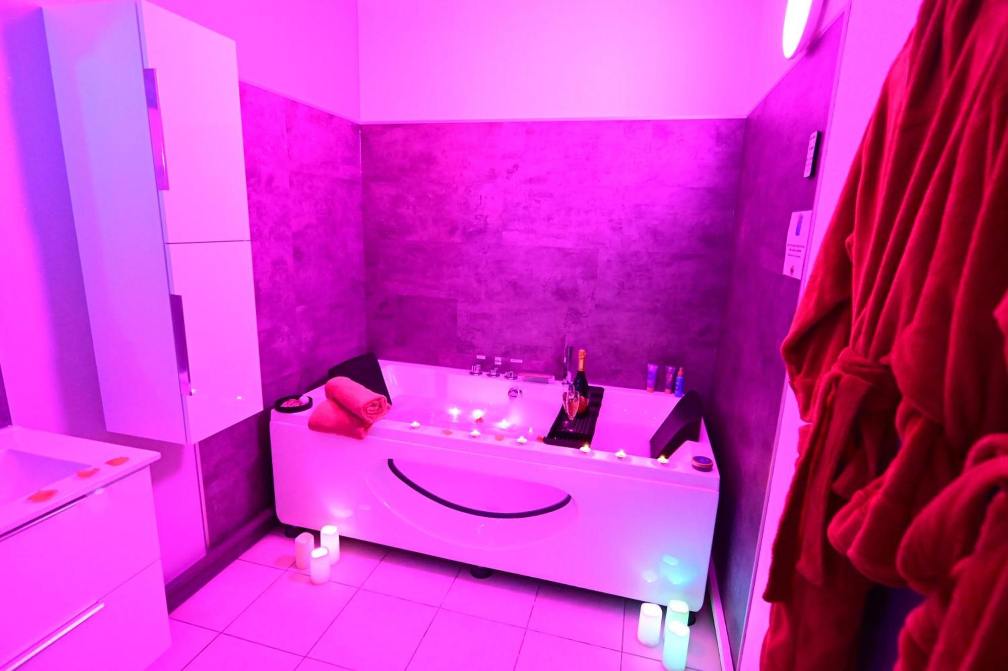 Love Room A Deux Pas De L'Ocean Avec Hammam, Sauna Et Bain A 2 :-) Biscarrosse Dış mekan fotoğraf