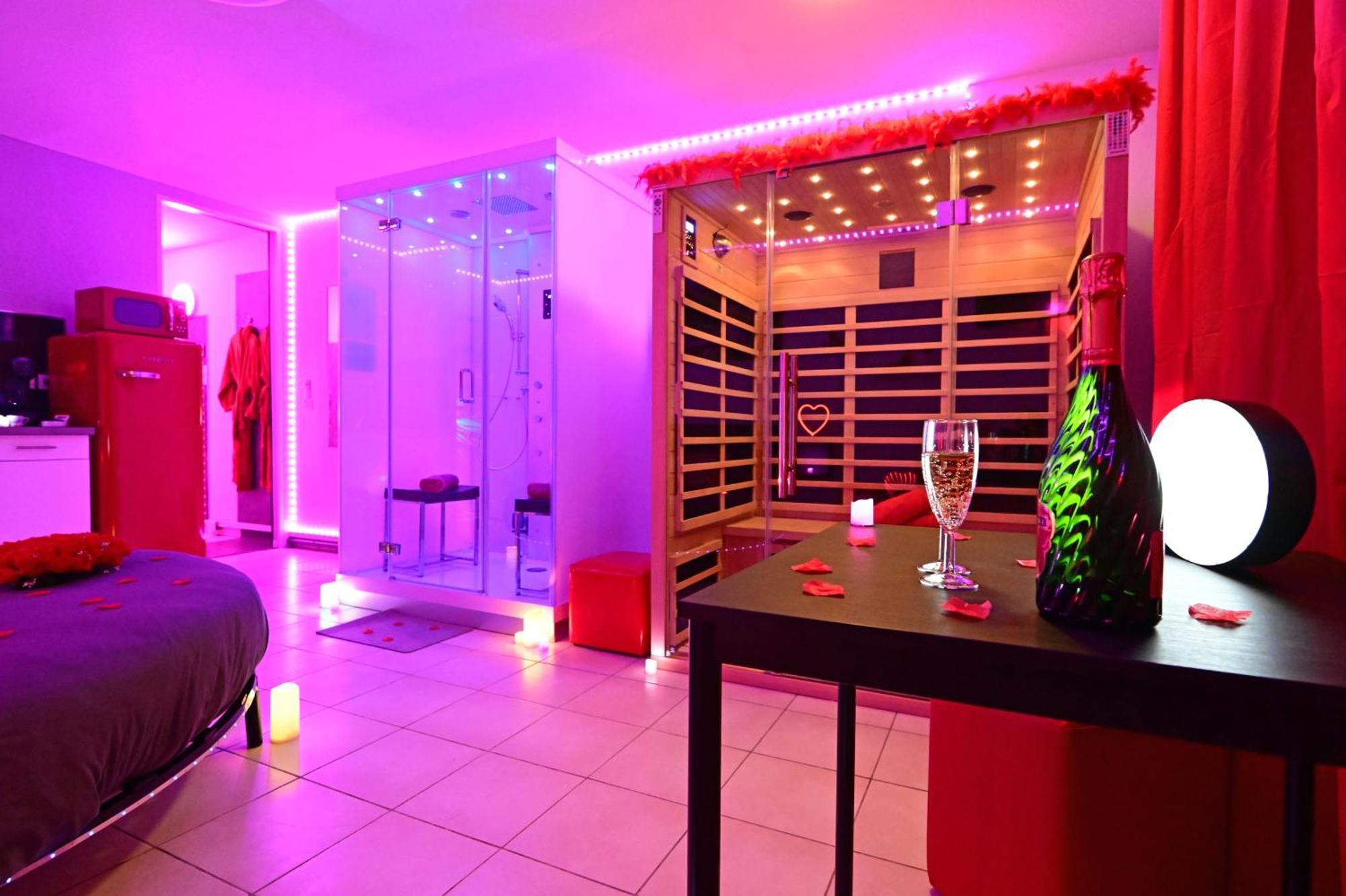 Love Room A Deux Pas De L'Ocean Avec Hammam, Sauna Et Bain A 2 :-) Biscarrosse Dış mekan fotoğraf