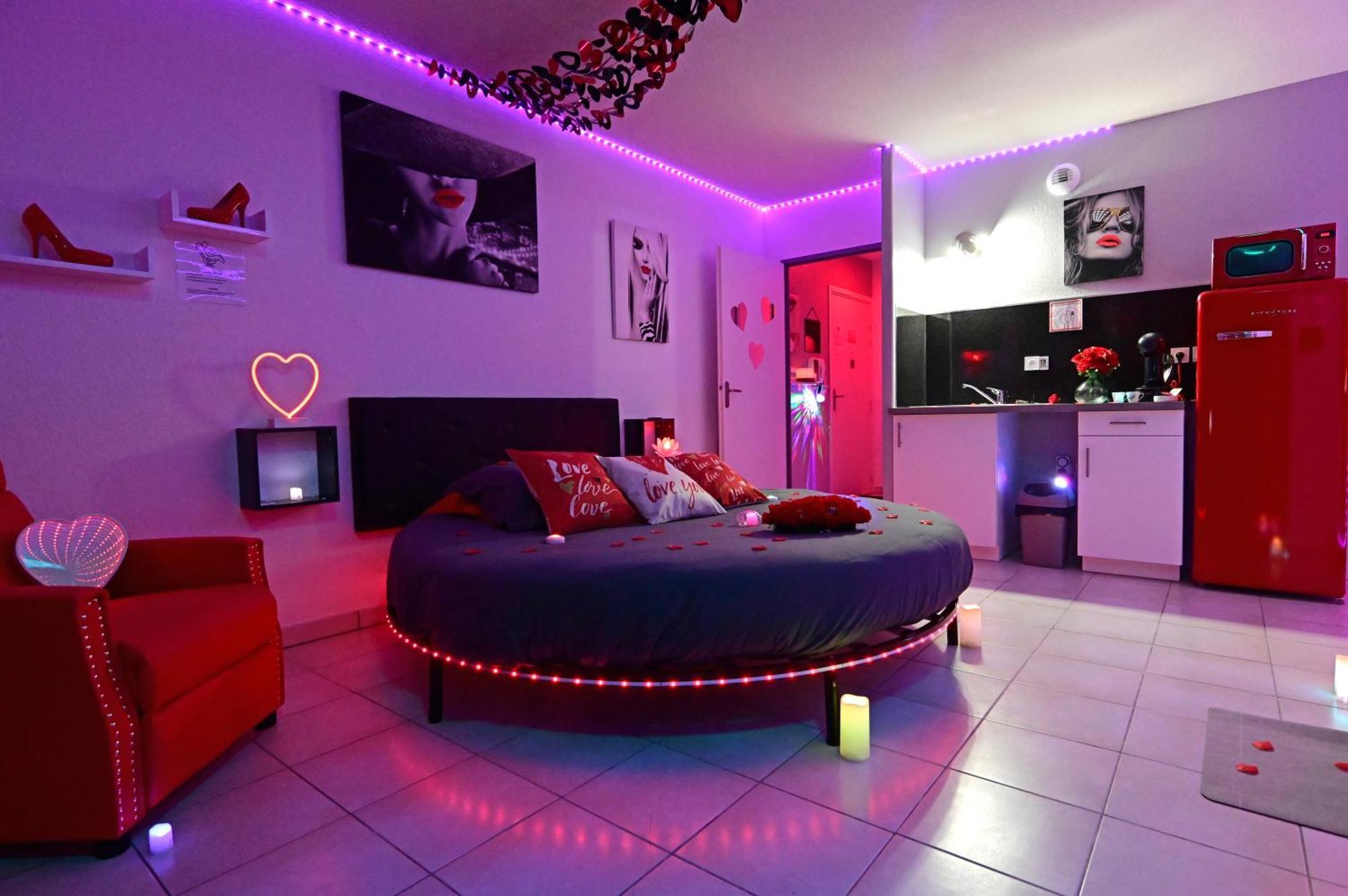 Love Room A Deux Pas De L'Ocean Avec Hammam, Sauna Et Bain A 2 :-) Biscarrosse Dış mekan fotoğraf