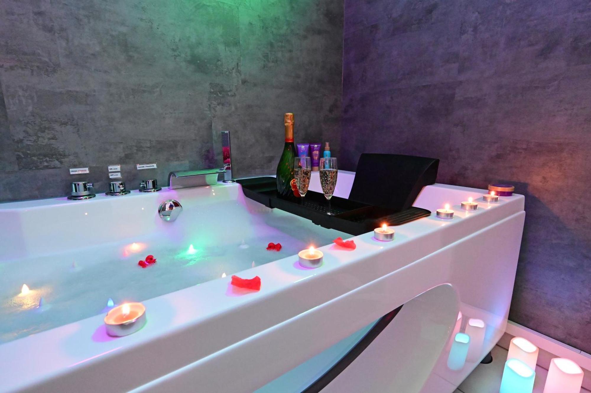 Love Room A Deux Pas De L'Ocean Avec Hammam, Sauna Et Bain A 2 :-) Biscarrosse Dış mekan fotoğraf