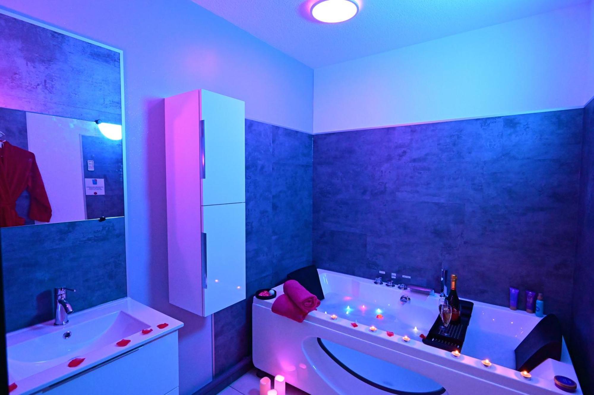 Love Room A Deux Pas De L'Ocean Avec Hammam, Sauna Et Bain A 2 :-) Biscarrosse Dış mekan fotoğraf