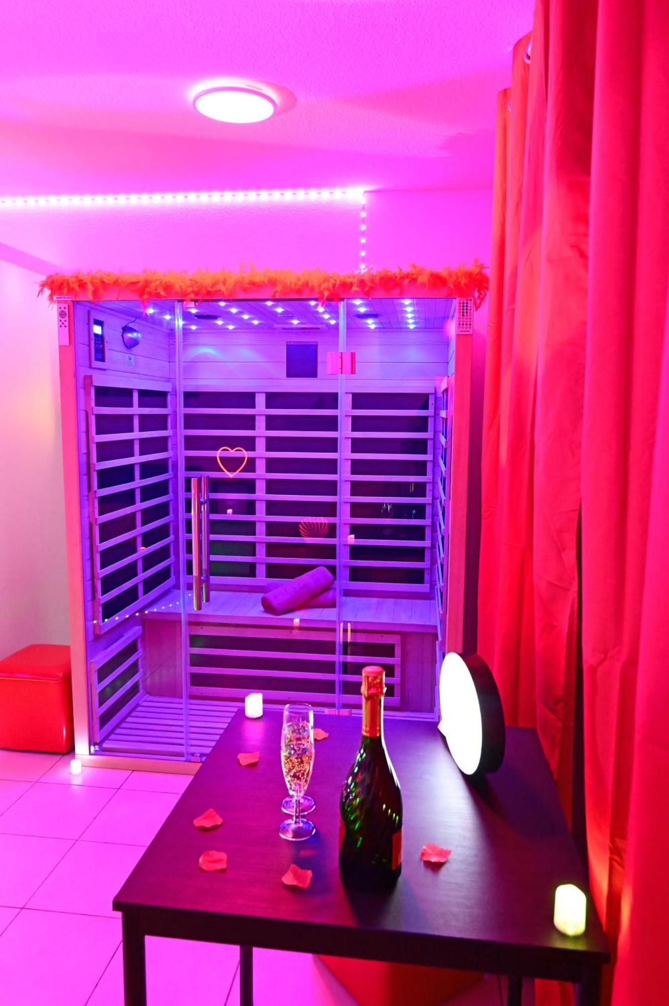 Love Room A Deux Pas De L'Ocean Avec Hammam, Sauna Et Bain A 2 :-) Biscarrosse Dış mekan fotoğraf