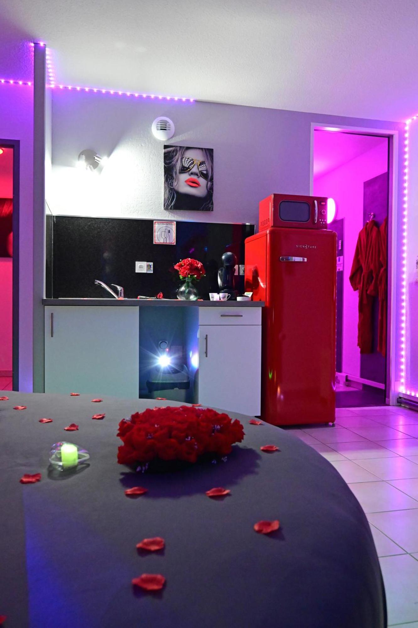 Love Room A Deux Pas De L'Ocean Avec Hammam, Sauna Et Bain A 2 :-) Biscarrosse Dış mekan fotoğraf