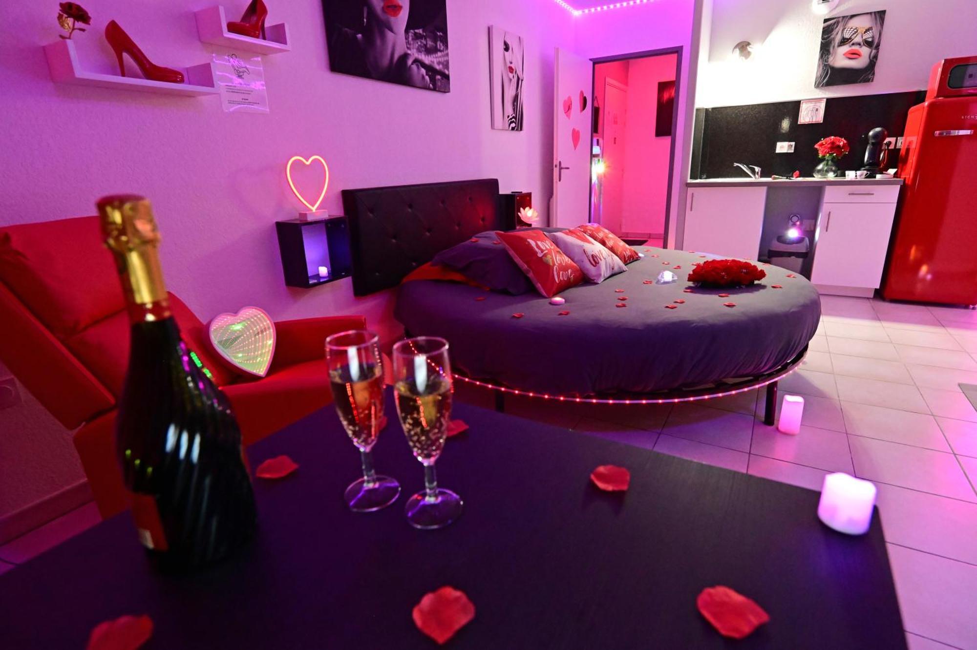 Love Room A Deux Pas De L'Ocean Avec Hammam, Sauna Et Bain A 2 :-) Biscarrosse Dış mekan fotoğraf