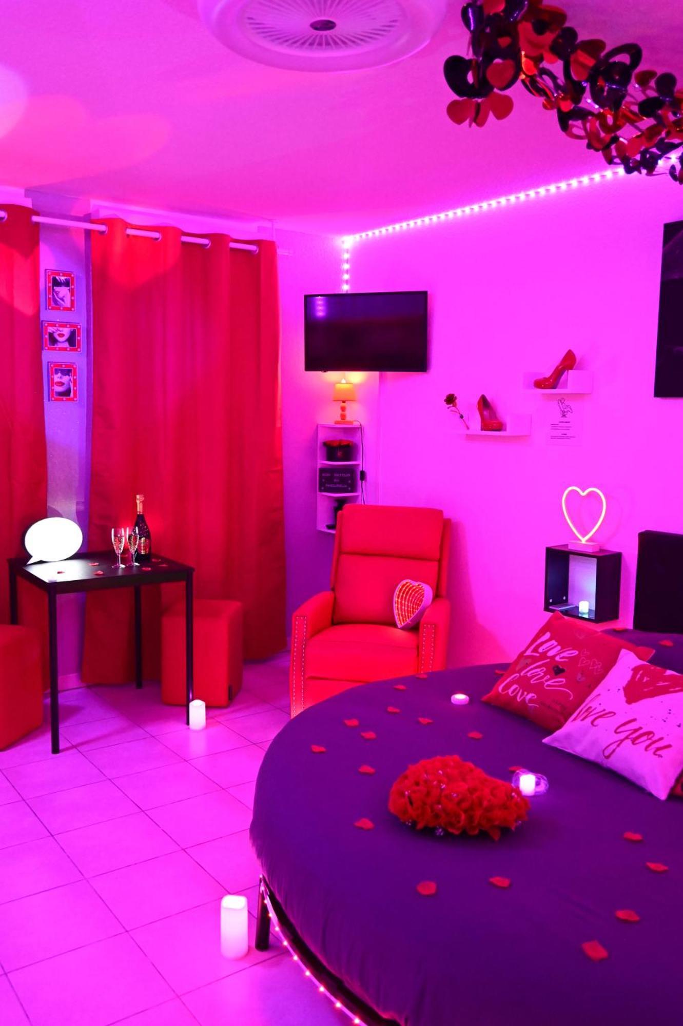 Love Room A Deux Pas De L'Ocean Avec Hammam, Sauna Et Bain A 2 :-) Biscarrosse Dış mekan fotoğraf
