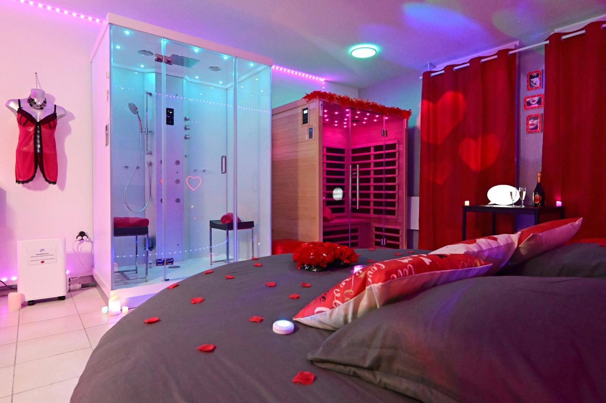 Love Room A Deux Pas De L'Ocean Avec Hammam, Sauna Et Bain A 2 :-) Biscarrosse Dış mekan fotoğraf