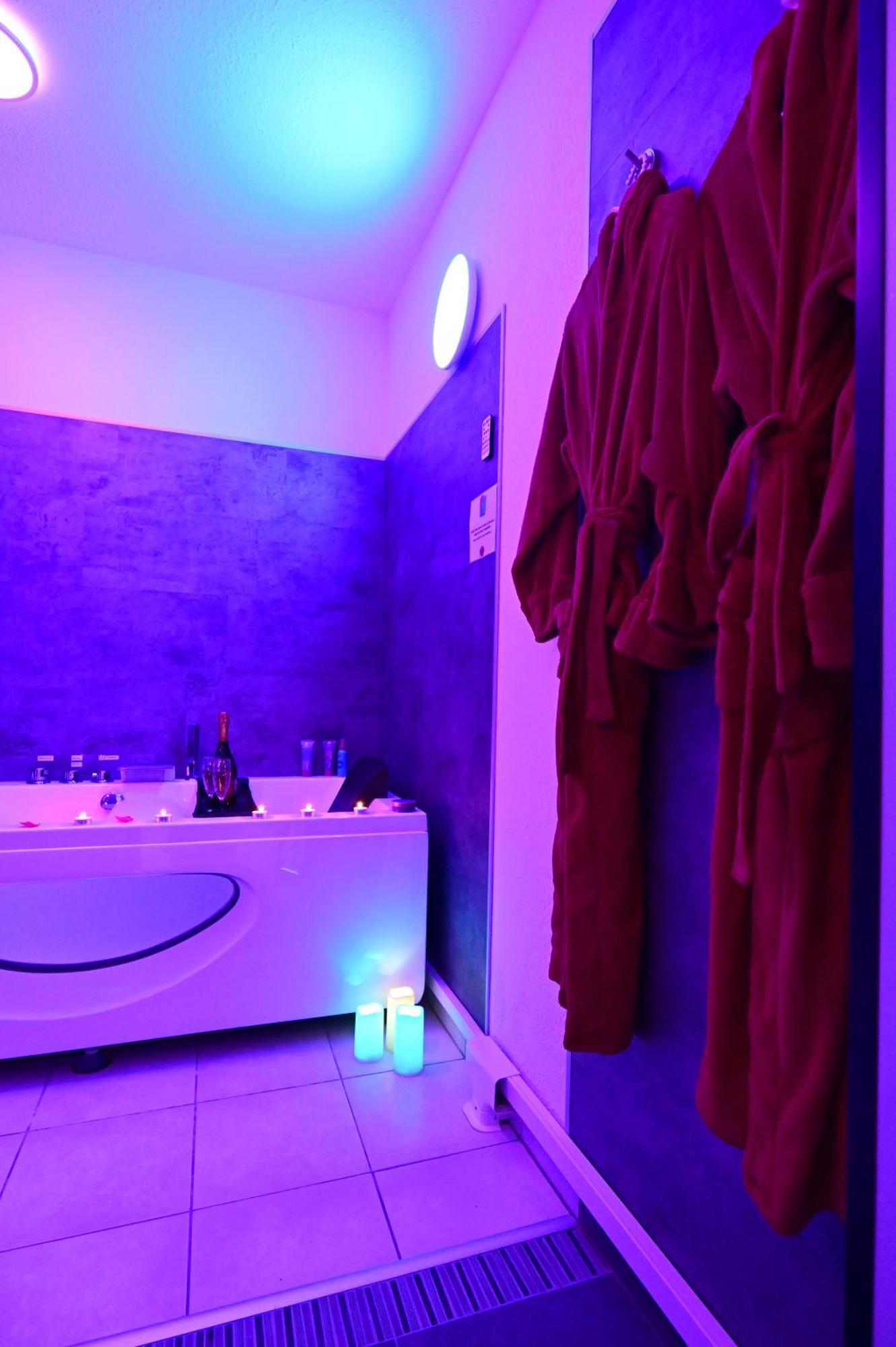 Love Room A Deux Pas De L'Ocean Avec Hammam, Sauna Et Bain A 2 :-) Biscarrosse Dış mekan fotoğraf