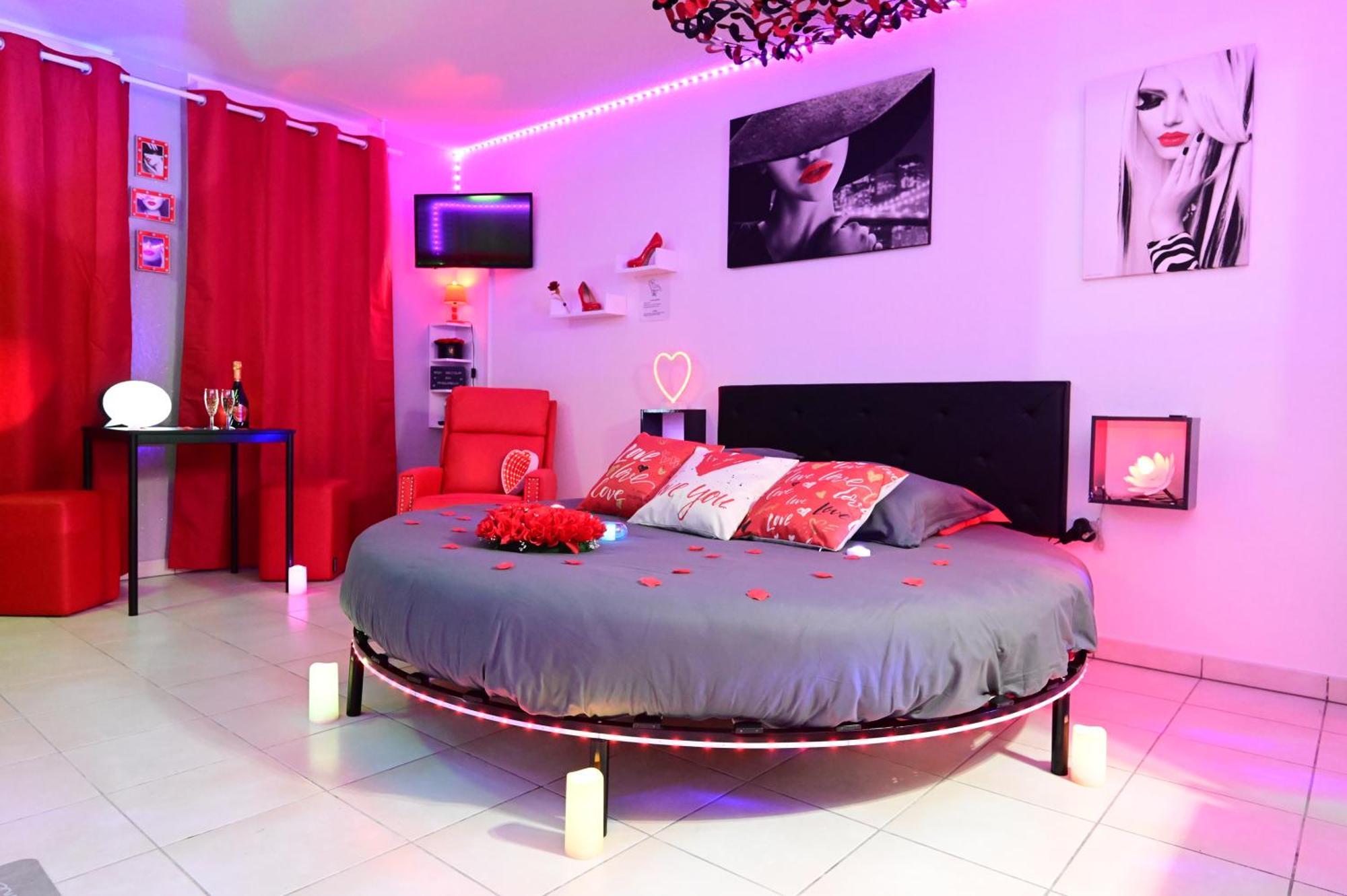 Love Room A Deux Pas De L'Ocean Avec Hammam, Sauna Et Bain A 2 :-) Biscarrosse Dış mekan fotoğraf