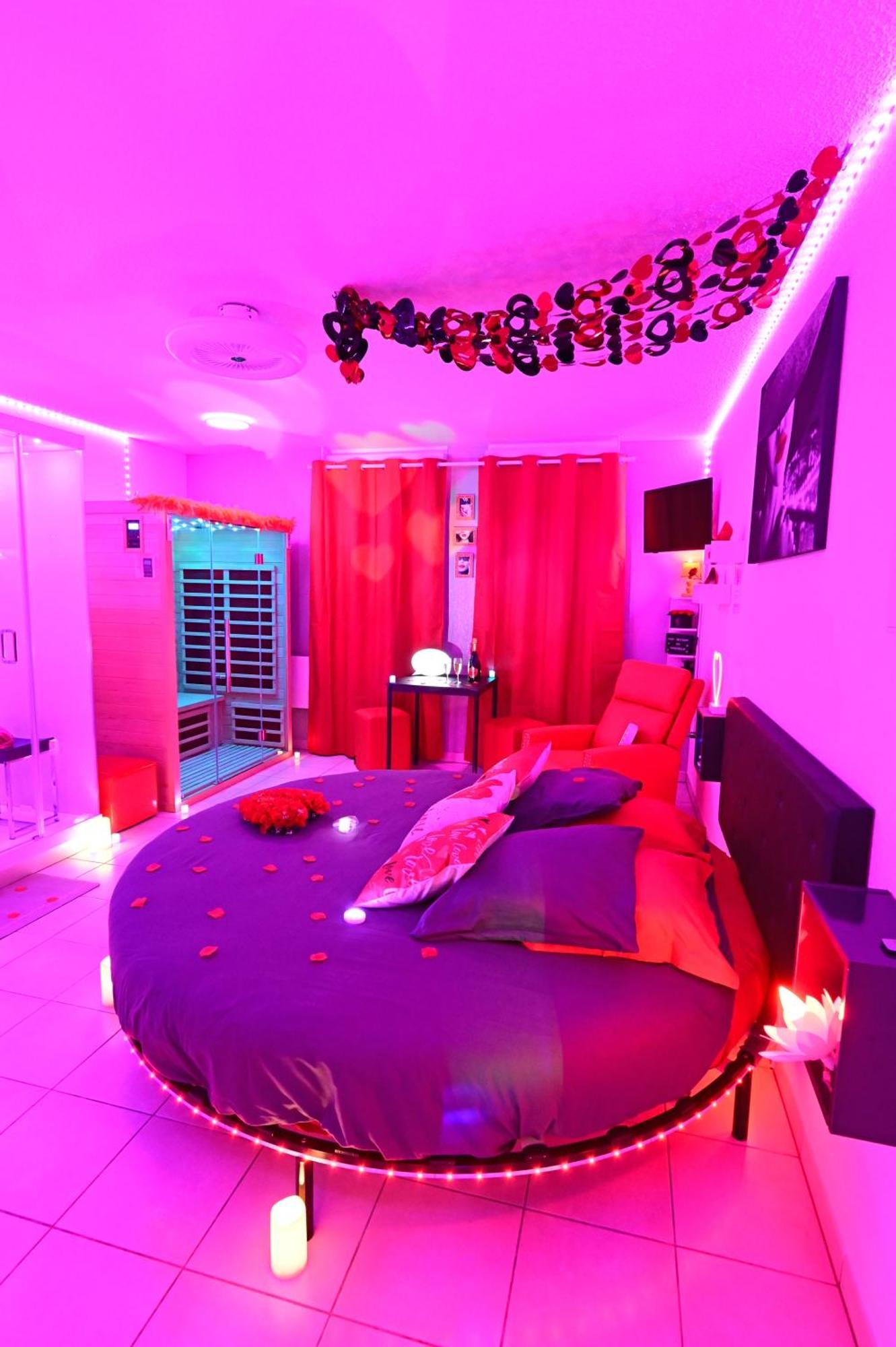 Love Room A Deux Pas De L'Ocean Avec Hammam, Sauna Et Bain A 2 :-) Biscarrosse Dış mekan fotoğraf